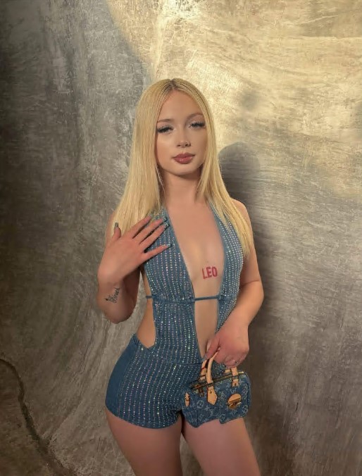 izmirescortceren-1 izmirescortceren-1 İzmir Escort Ceren Eve, Otele, Rezidanslara Geliyorum