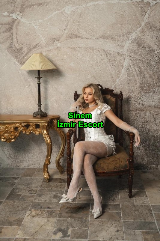 izmirescortsinem-3 İzmir Escort Sinem Partnerime Harika Hizmetler Sunarım
